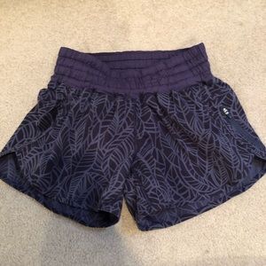 Lululemon workout shorts - size 6